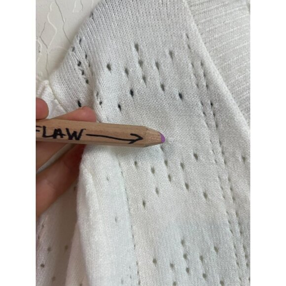 Soft White Short Sleeve Sweater Knit Sz Large Pretty V Neck - Picture 2 of 7